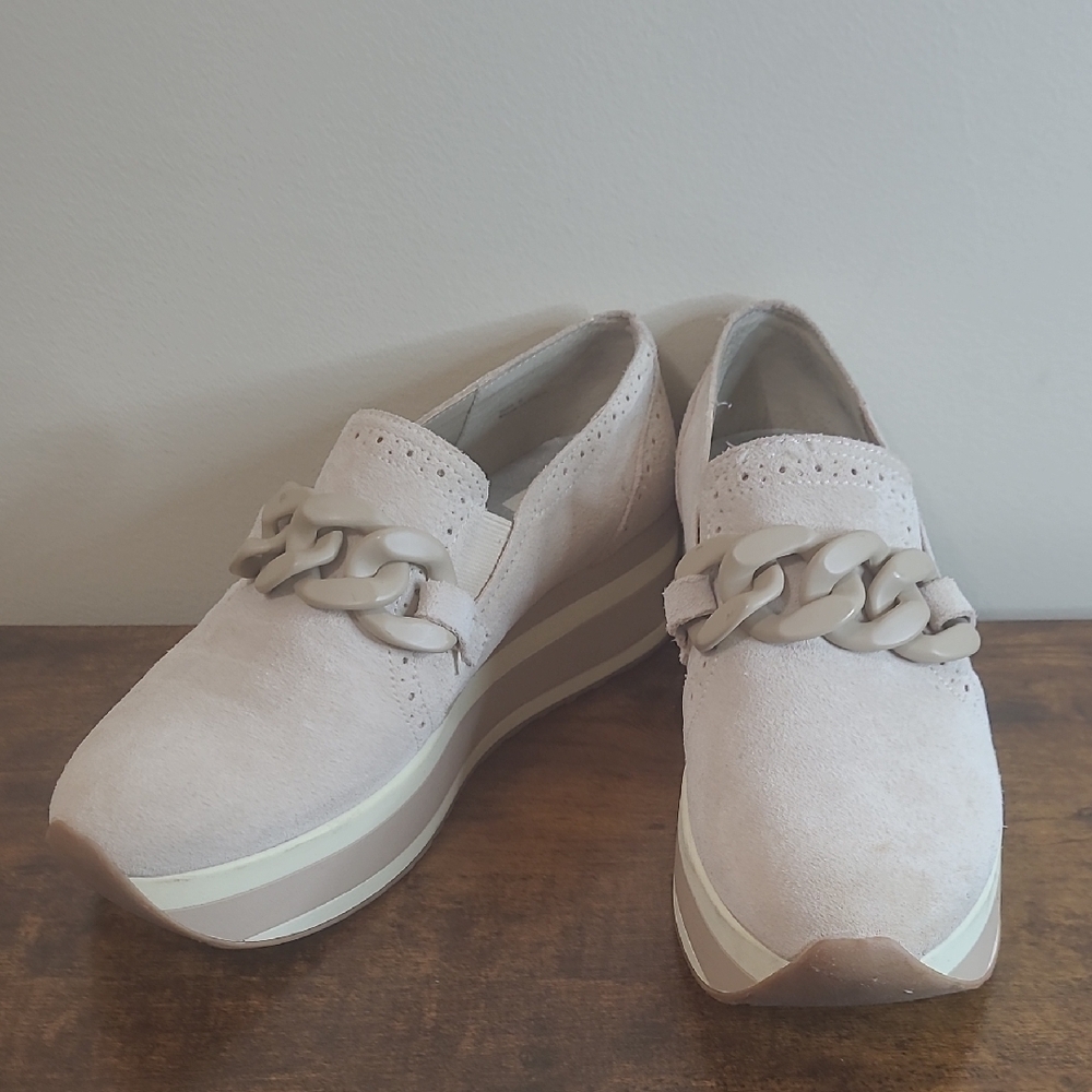 Dolce Vita JHENEE Light Tan/Taupe Suede Platform Chunky Chain-Detail Loafers (8)